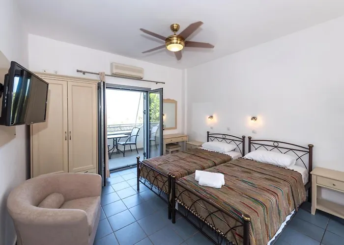 Aparthotel Lakonia 3*